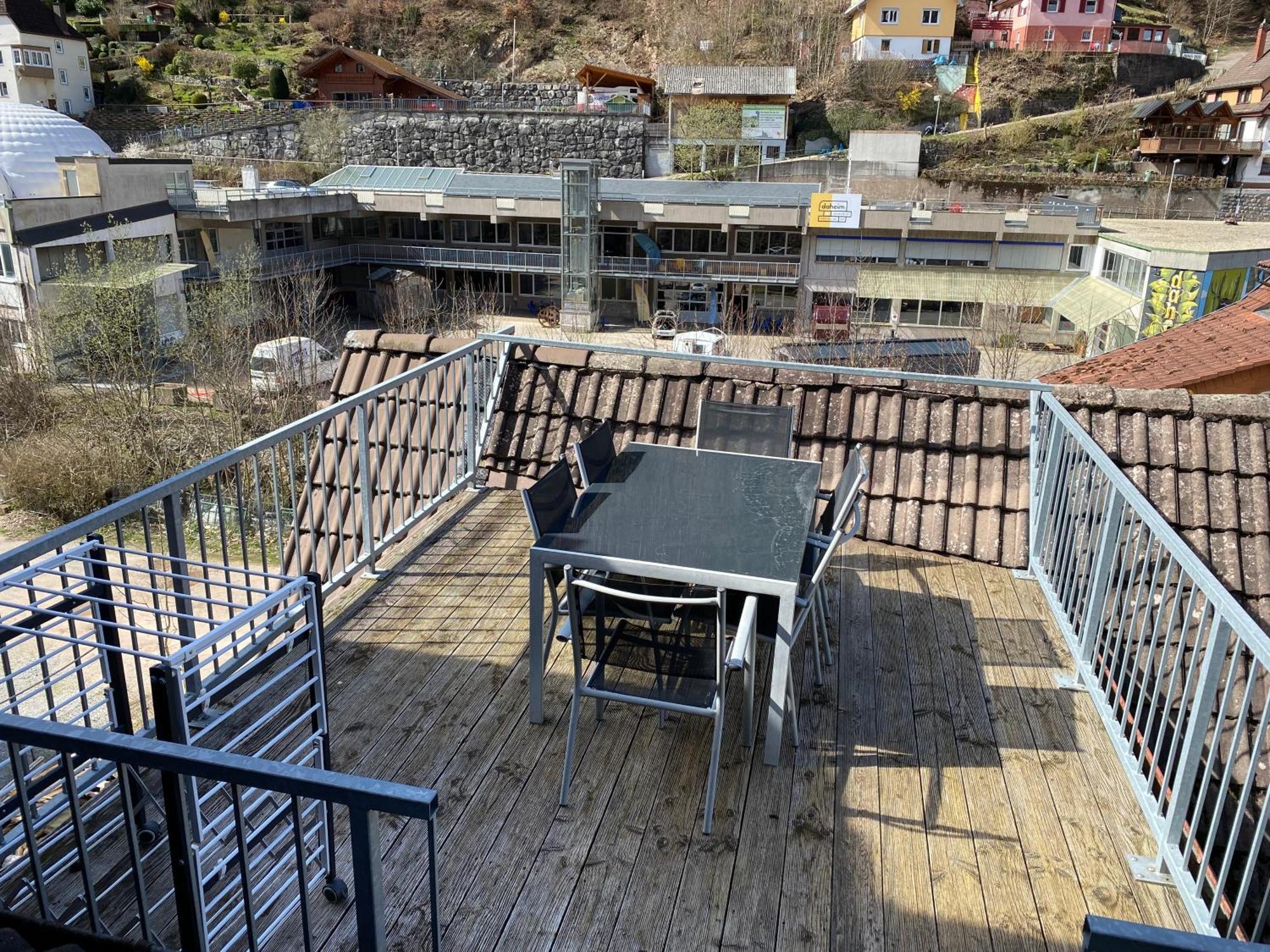 Appartement Self-Check-In Zentrale Fewos In Triberg - Nah Am Wasserfall - à Triberg im Schwarzwald Extérieur photo